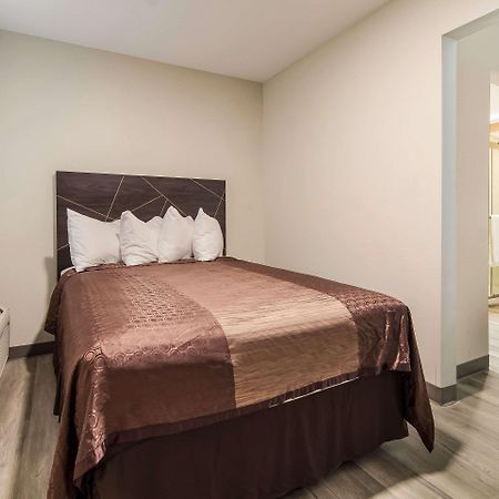 Quality Inn & Suites Dallas-Cityplace Exteriör bild
