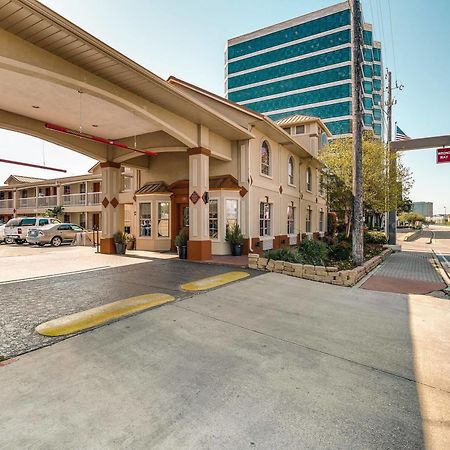 Quality Inn & Suites Dallas-Cityplace Exteriör bild