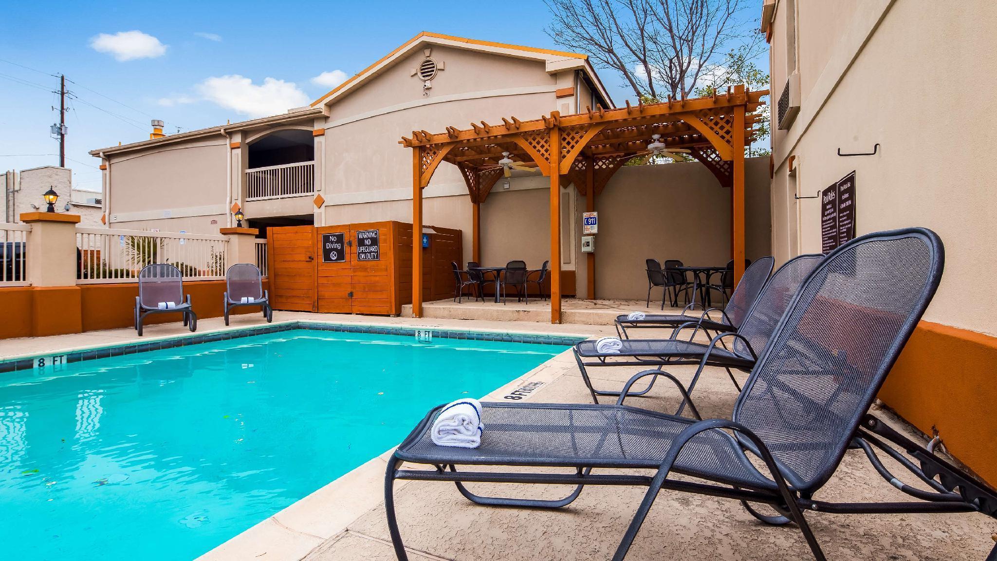 Quality Inn & Suites Dallas-Cityplace Exteriör bild